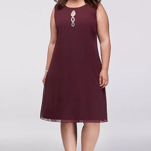 Elegant Sleeveless Burgundy Dress
